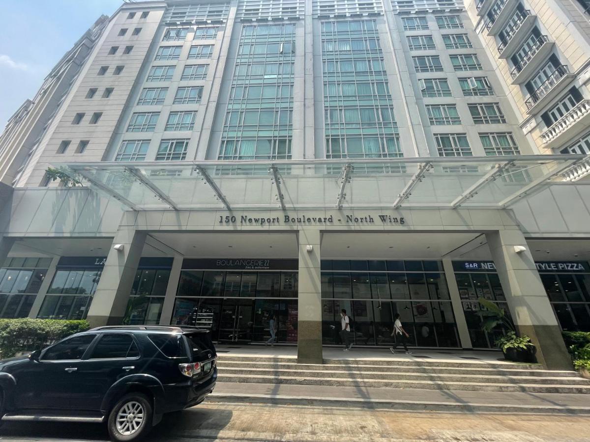 4J North Wing - 150 Newport Boulevard, Near Terminal3 Airport Manila Exterior photo
